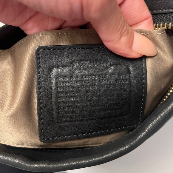 A small leather coach bag. - Picture 5 of 5